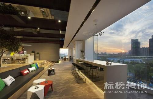 深圳办公室装修如何选择好家居？